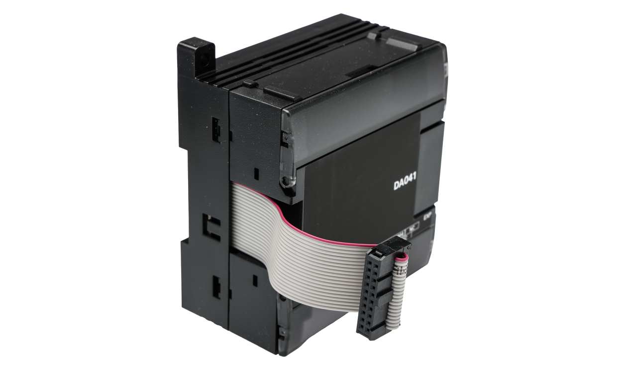 Omron CP1W-DA041, CP1W Series PLC Expansion Module for Use with SYSMAC CJ Series, Analogue - generaltechuae