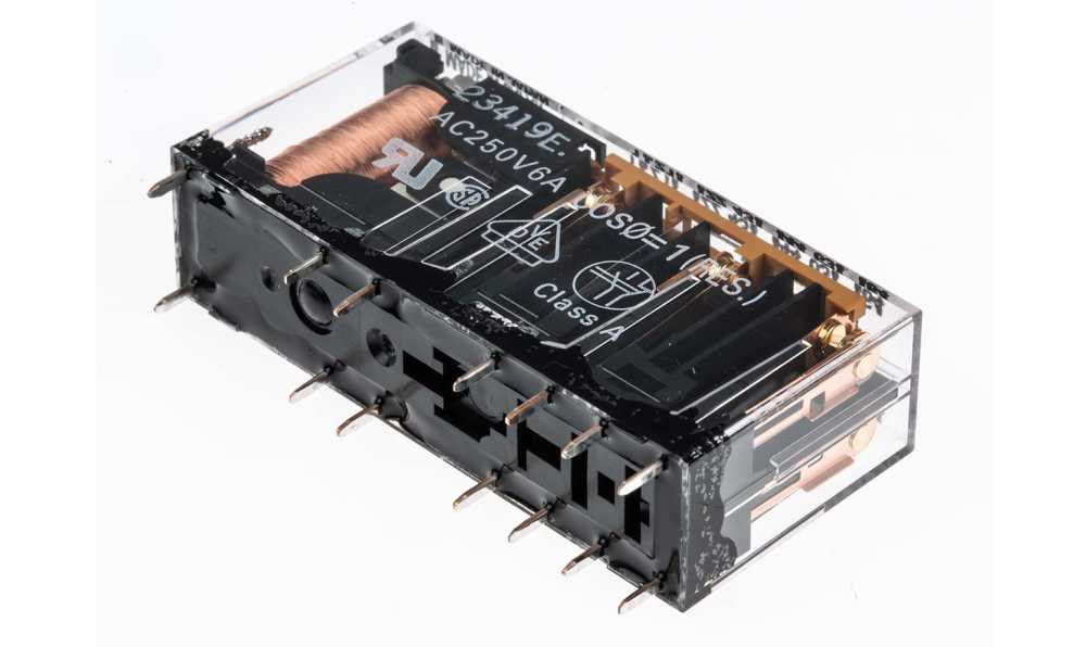 Omron G7SA-3A3B 24VDC, PCB Mount Force Guided Relay, 24V dc Coil Voltage, 6 Pole, 3PDT