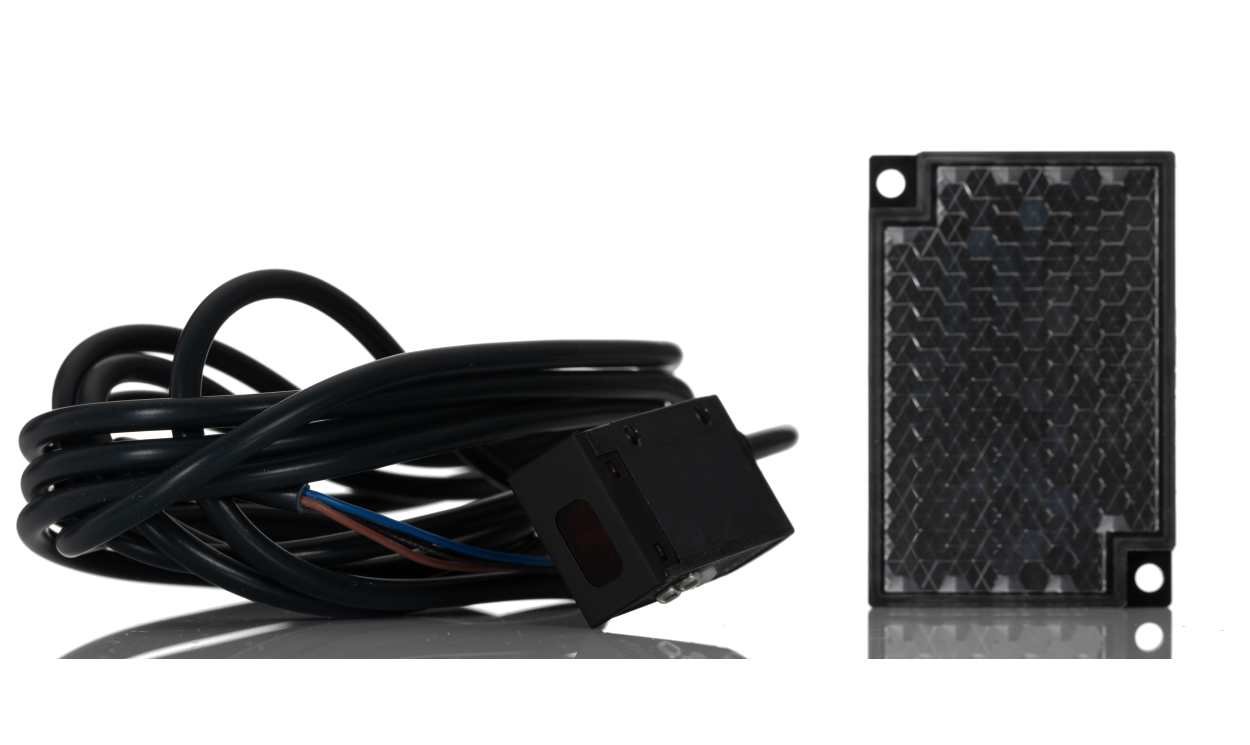 Omron E3S-AR31, Retroreflective Photoelectric Sensor, Block Sensor, 100 mm → 2 m Detection Range - generaltechuae