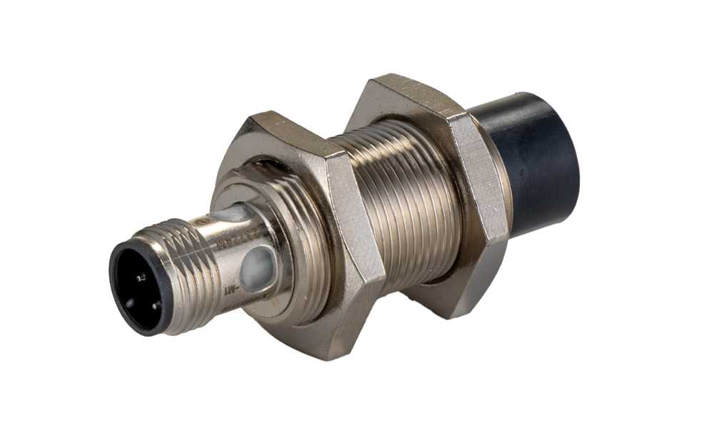 Omron E2E-X16MB1T18-M1, Inductive Threaded Barrel Proximity Sensor, M18, 16 mm Detection, PNP NO, 10 → 30 V dc