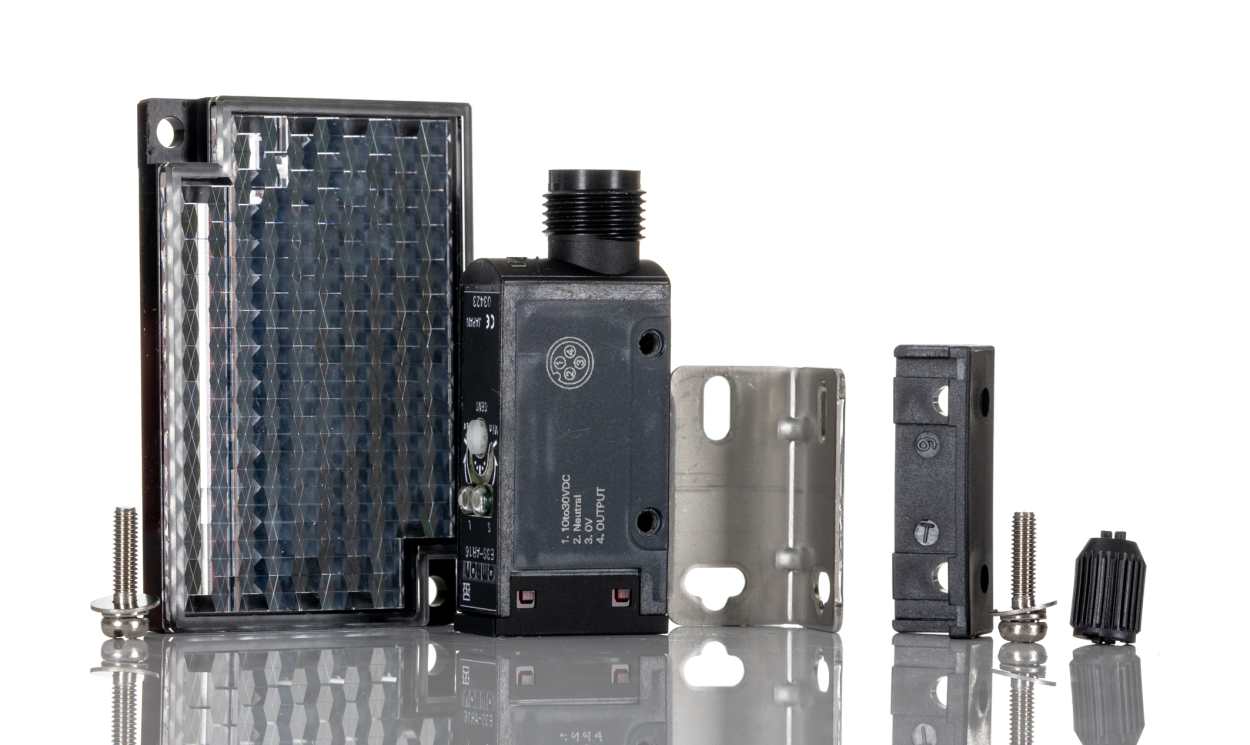 Omron E3SAR16, Retroreflective Photoelectric Sensor, Block Sensor, 100 mm → 2 m Detection Range - generaltechuae