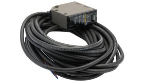 Omron E3S-CL2 5M, Background Suppression Photoelectric Sensor, Block Sensor, 5 → 200 mm Detection Range - generaltechuae