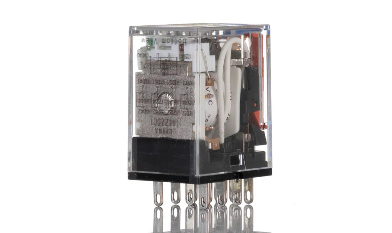 Omron MY4IN-D2-GS-R DC24, Plug In Latching Power Relay, 24V dc Coil, 6A Switching Current, 4PDT