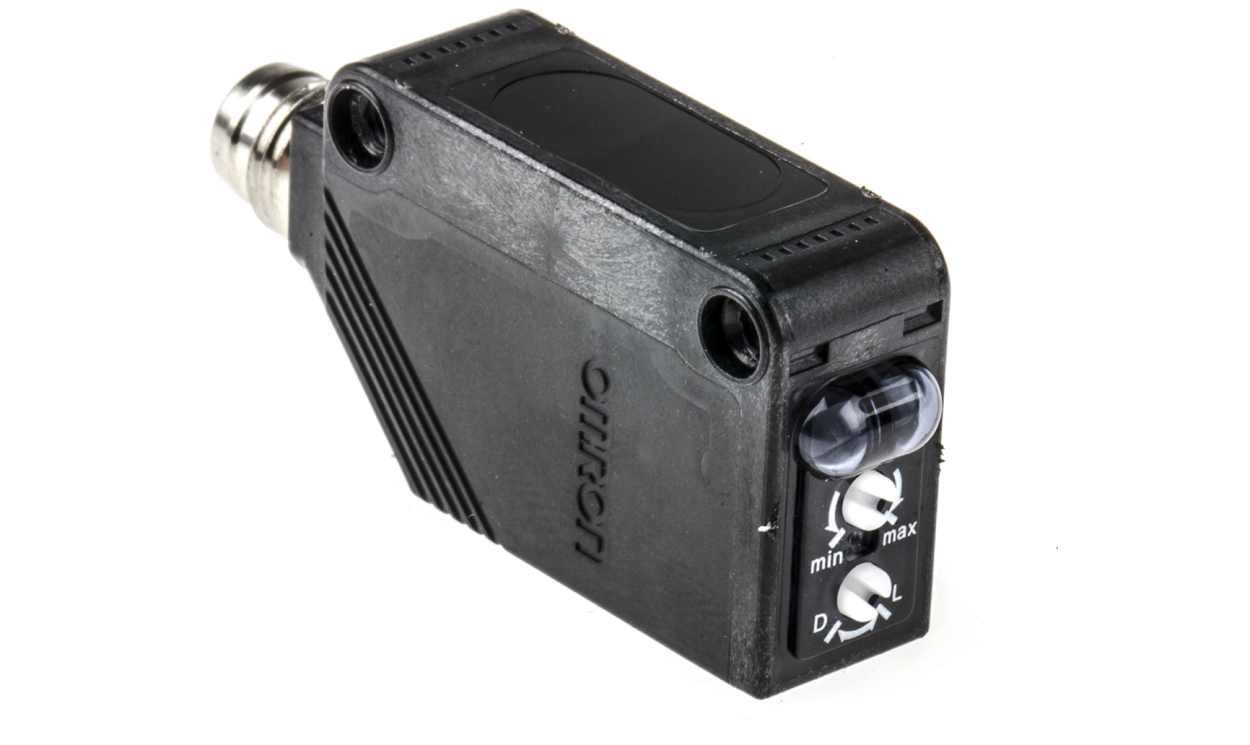 Omron E3Z-D87, Diffuse Photoelectric Sensor, Block Sensor, 1 m Detection Range - generaltechuae