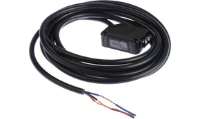 Omron E3Z-LR81 2M, Retroreflective Photoelectric Sensor, Block Sensor, 200 → 15 m Detection Range - generaltechuae