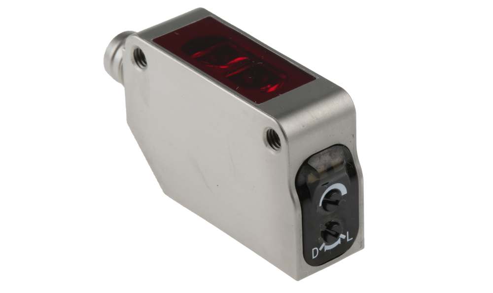 Omron E3ZM-D87, Diffuse Photoelectric Sensor, Block Sensor, 1 m Detection Range