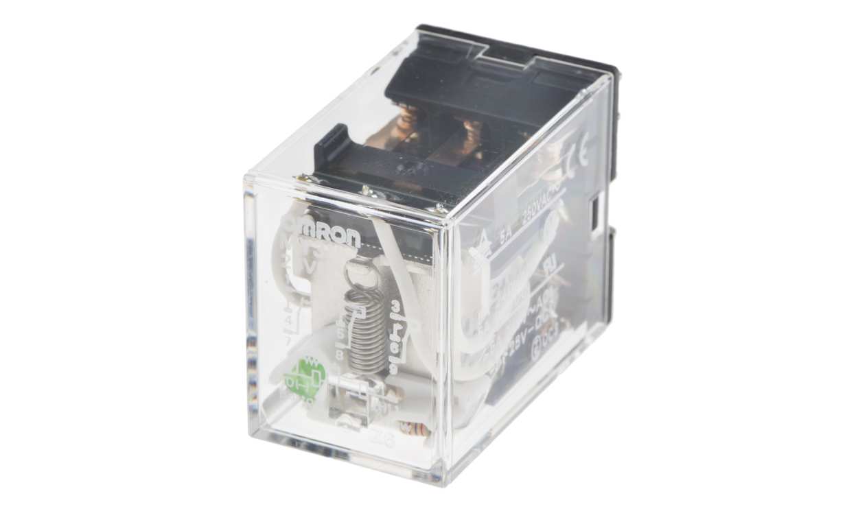 Omron MY3N 24VDC, Plug In Power Relay, 24V dc Coil, 5A Switching Current, 3PDT
