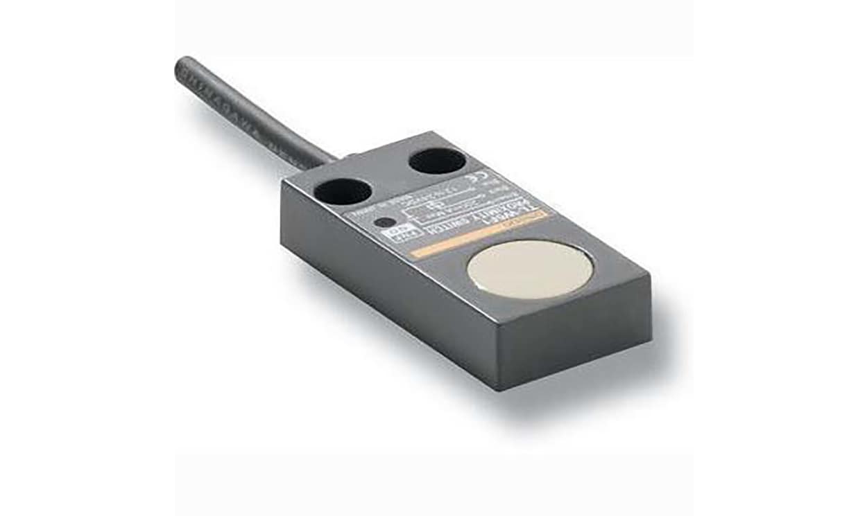 Omron TL-W5E1, Inductive Block Proximity Sensor, 5 mm Detection, NPN NO, 12 → 24 V dc - generaltechuae