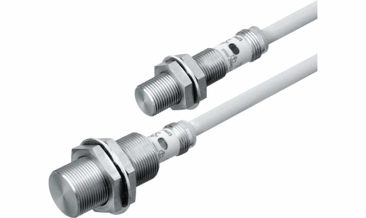 Omron E2FM-X1R5B1-M1, Inductive Threaded Barrel Proximity Sensor, M8, 1.5 mm Detection, PNP NO, 12 → 24 V dc - generaltechuae