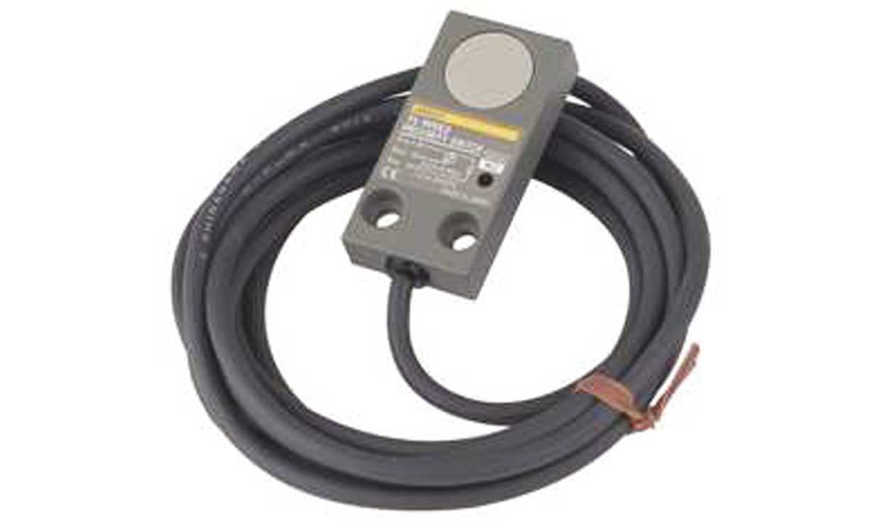 Omron TL-W5E2, Rectangular-Style Proximity Sensor, 5 mm Detection, NPN-NC Output, 12 → 24 V dc, IP67