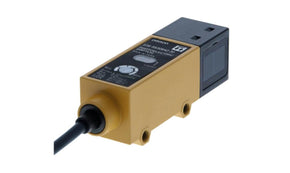 Omron E3S-RS30B42-30, Retroreflective Photoelectric Sensor, Rectangular Sensor, 300 mm Detection Range