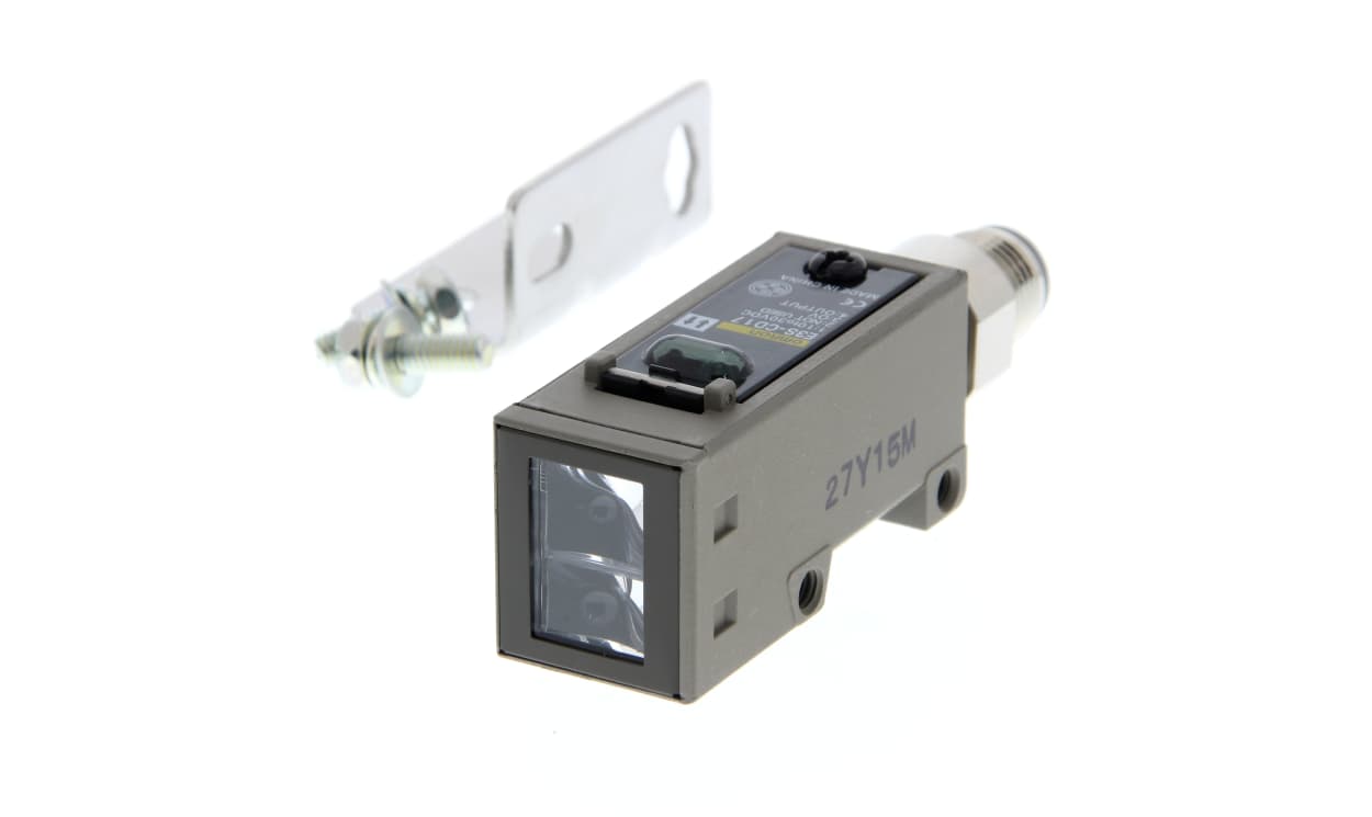 Omron E3S-CD17, Polarised Retro Reflection Photoelectric Sensor, Rectangular Sensor, 2 m Detection Range