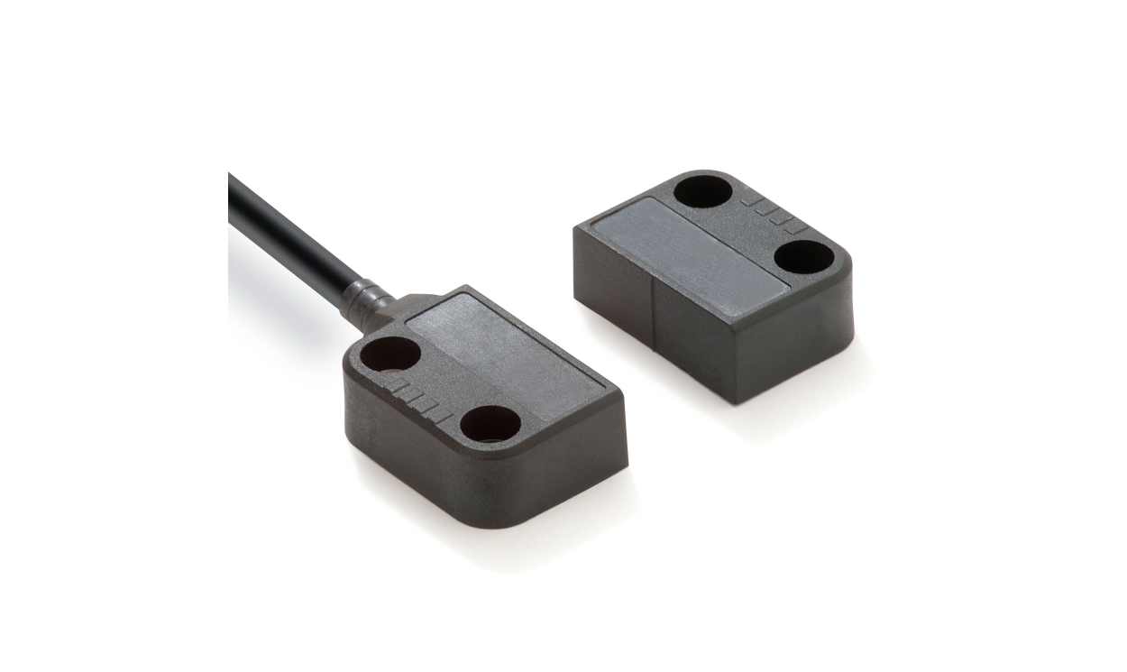 Omron F3S-TGR-NMPR-21-M1J8, F3S-TGR-NR Series Magnetic Non-Contact Safety Switch, 24V dc, Plastic Housing, NO/2NC, M12