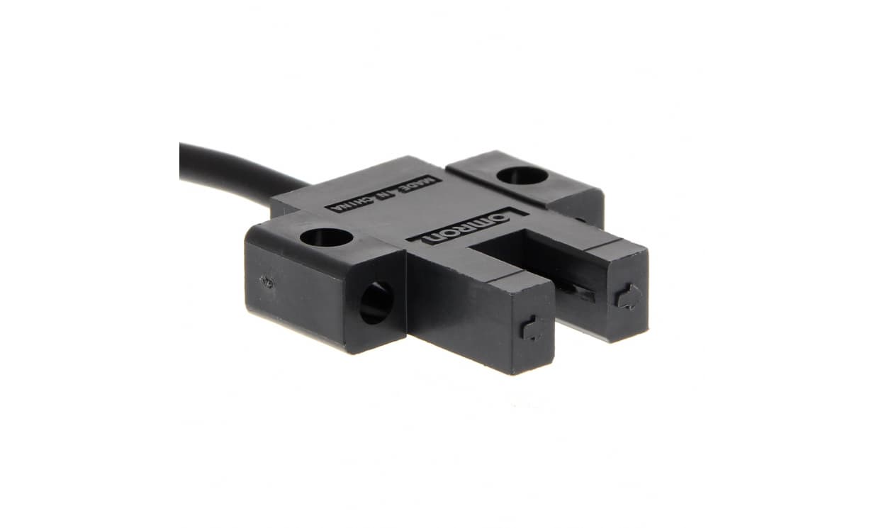Omron EE-SX670P-WR 1M, Through Beam Photoelectric Sensor, 5 mm Detection Range - generaltechuae