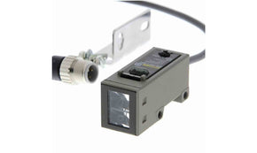 Omron E3S-CD11-M1J 0.3M, Diffuse Photoelectric Sensor, Block Sensor, 700 mm Detection Range
