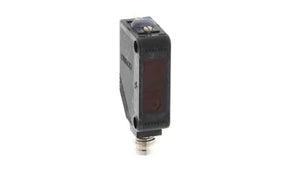 Omron E3Z-LL66, Diffuse Photoelectric Sensor, Block Sensor, 20 → 300 mm Detection Range