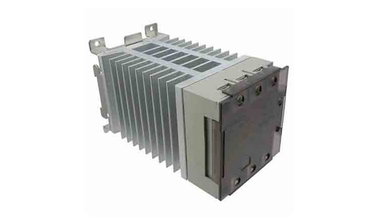 Omron G3PE-525B-2N 12-24VDC, G3PE Series Solid State Relay 3 Phase, 25 A Load, 480 V ac Load