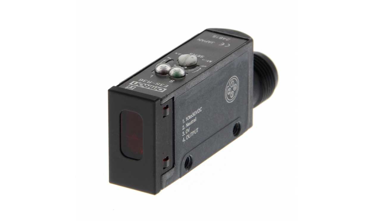 Omron E3S-R36, Retroreflective Photoelectric Sensor, Block Sensor, 1 m Detection Range