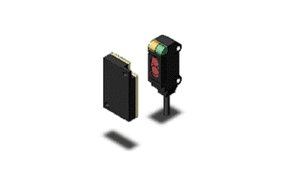 Omron E3T-SR44 2M, Retroreflective Photoelectric Sensor, Block Sensor, 200 mm Detection Range