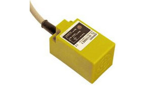 Omron TL-N10ME1 2M, Capacitive Rectangular Proximity Sensor, 10 mm Detection, NPN NO, 12 → 24 V dc