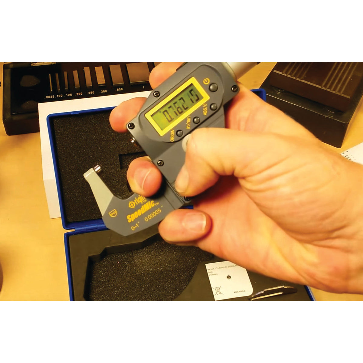 Flexbar 19266 | Bluetooth Speed-Mic IP65 Micrometer | 0-1 in / 0-25 mm - generaltechuae (2)