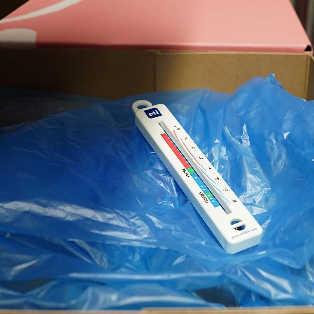 ETI 803-000 | Vertical Spirit-Filled Fridge Freezer Thermometer | -30 to 40 °C - generaltechuae (2)